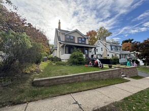 186 Selvage Ave in Teaneck, NJ - Building Photo - Building Photo