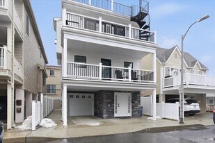 97 Wisconsin St in Long Beach, NY - Building Photo