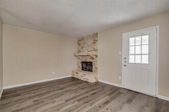 836 NW Summercrest Blvd in Burleson, TX - Building Photo - Building Photo