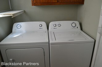 5254 Stumberg Ln in Baton Rouge, LA - Foto de edificio - Building Photo