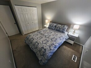 5740 Yellowrose Ct in Columbia, MD - Building Photo - Building Photo