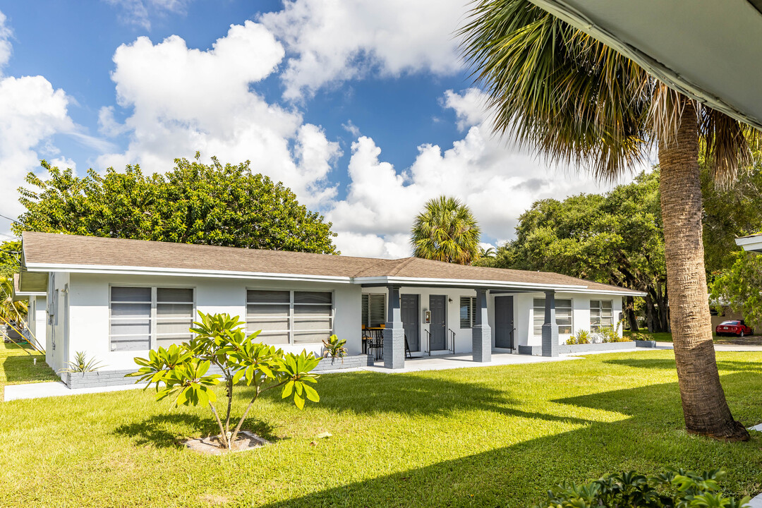 Community Acres in Fort Lauderdale, FL - Building Photo