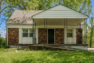 2402 Parliament Ct in Louisville, KY - Building Photo