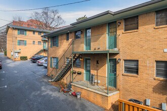 3057 Pharr Court Condos in Atlanta, GA - Building Photo - Building Photo