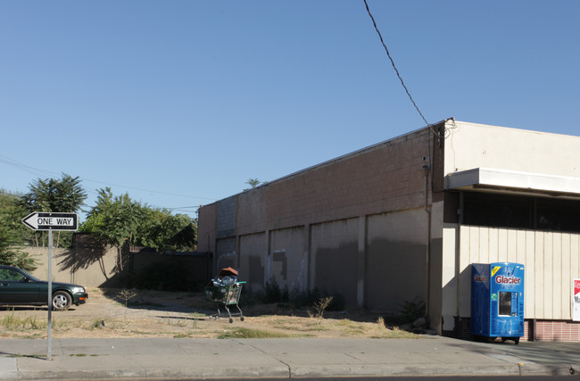 215 H St in Modesto, CA - Building Photo - Building Photo