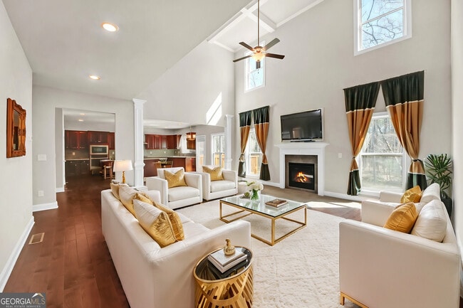 property at 405 Chloe Ct