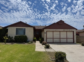 1008 Doris Ave in Oxnard, CA - Building Photo