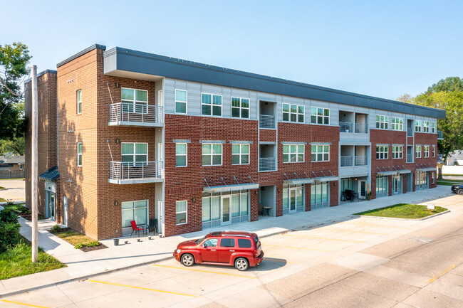 Uptown Lofts in Ankeny, IA - Foto de edificio - Building Photo