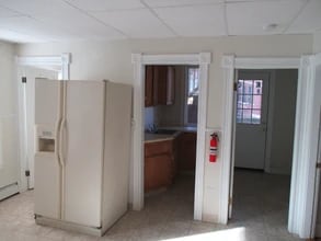 4 S Harlem St, Unit 1 in Worcester, MA - Foto de edificio - Building Photo