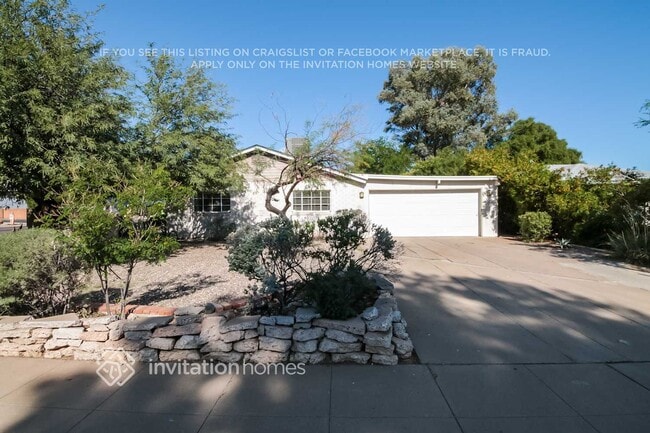 3327 N 15th Ave in Phoenix, AZ - Foto de edificio - Building Photo