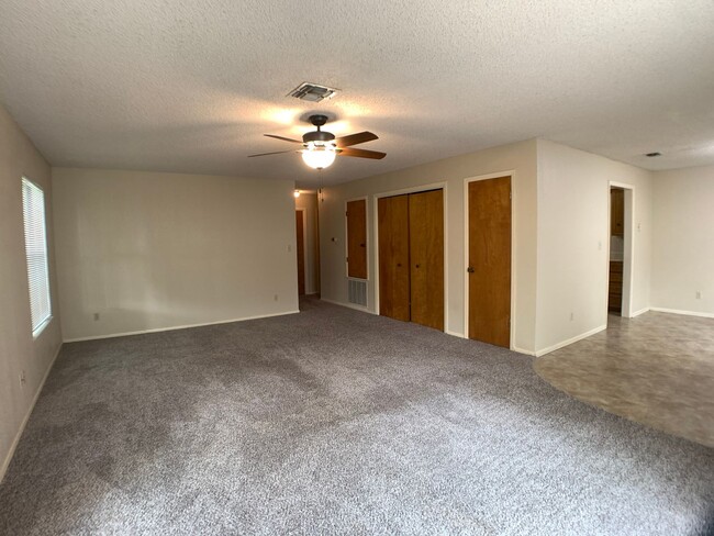40 Royal Crest in New Braunfels, TX - Building Photo - Building Photo