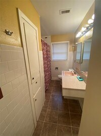 2504 Pennington St photo'