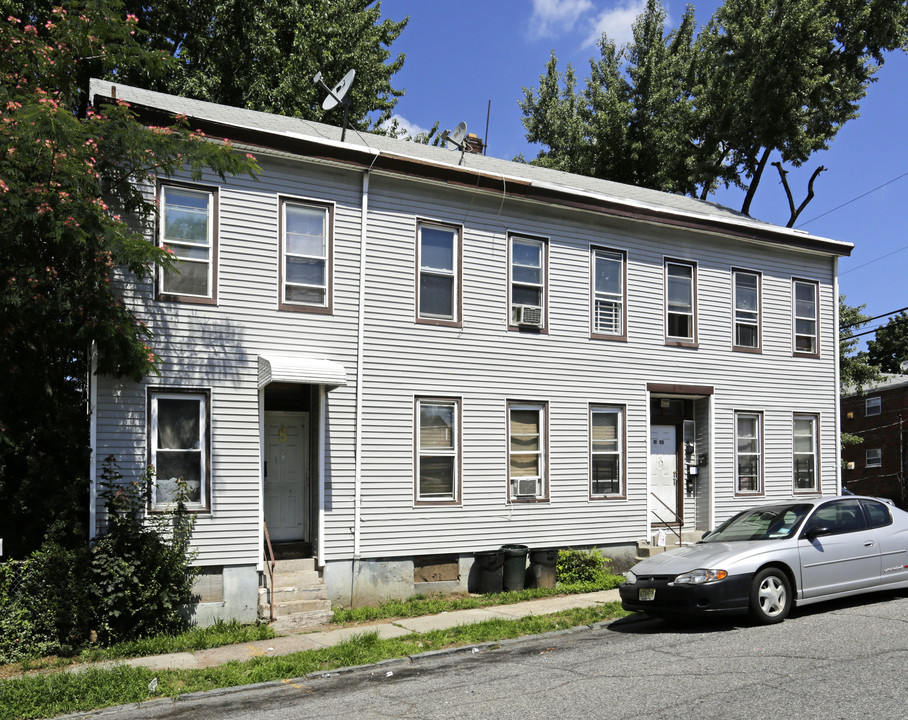 111-113 N 8th St in Paterson, NJ - Building Photo