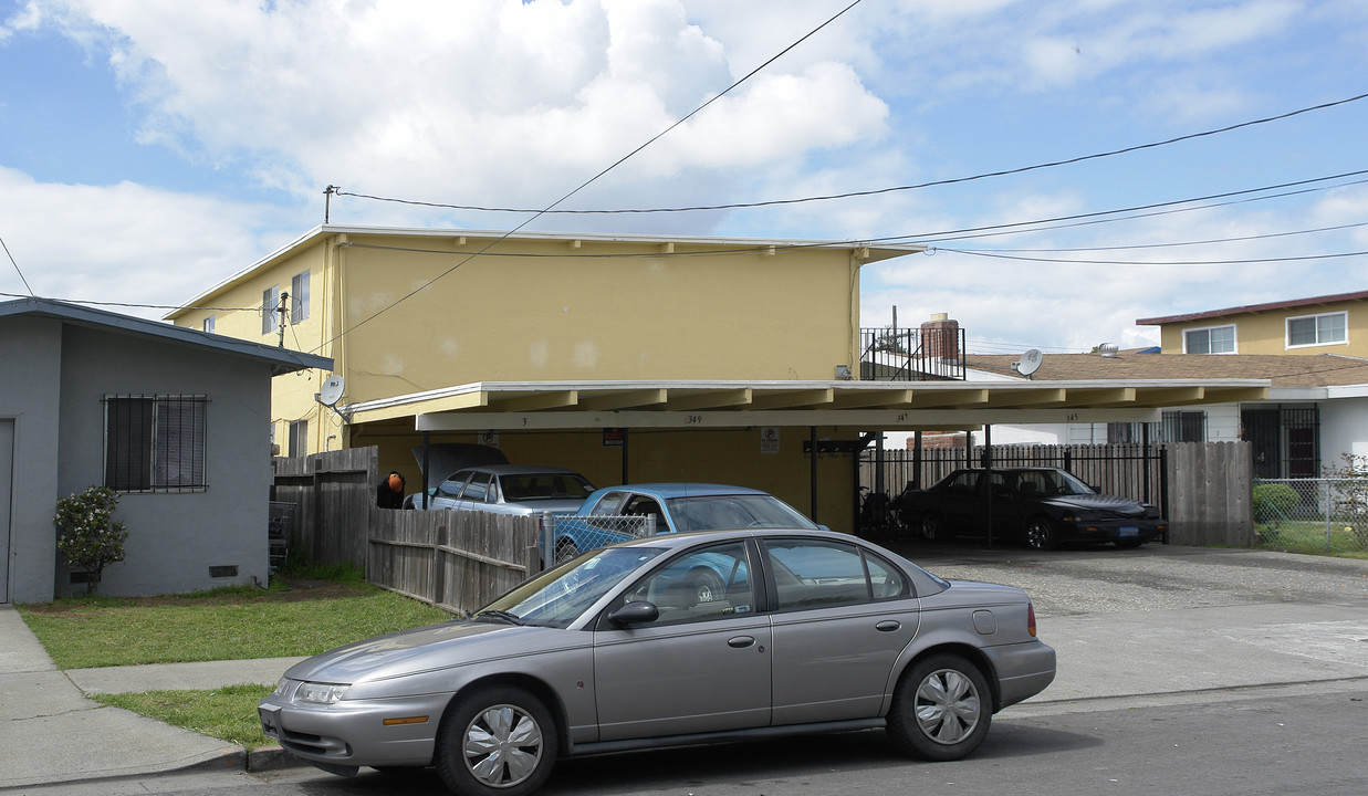 345-351 27th St in Richmond, CA - Building Photo