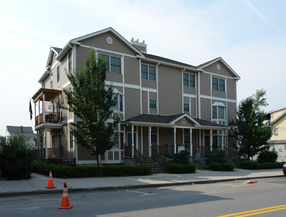 180 Beekman Ave in Tarrytown, NY - Foto de edificio