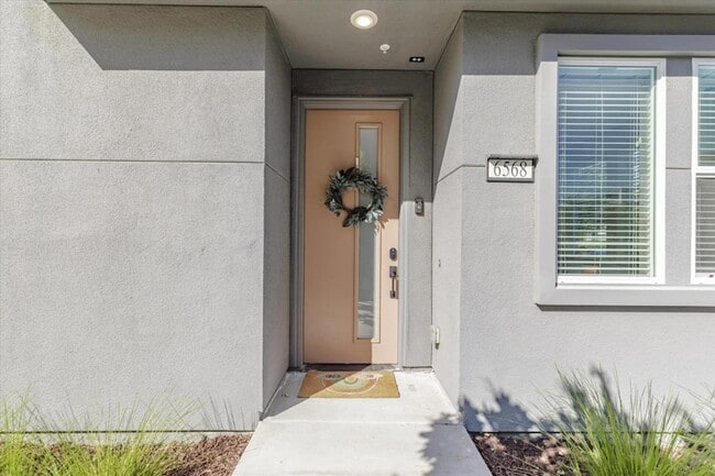 6568 Vision Ct in San Jose, CA - Foto de edificio - Building Photo