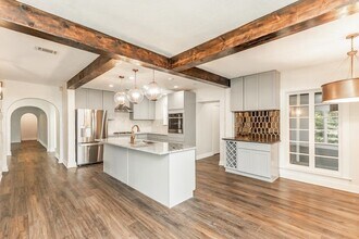 118 N Caldwood Dr in Beaumont, TX - Building Photo - Building Photo