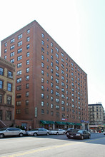 Hillview Towers in New York, NY - Building Photo - Building Photo