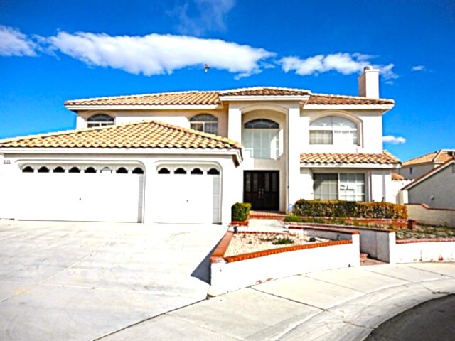 9120 Terrace Ridge Ct in Las Vegas, NV - Building Photo