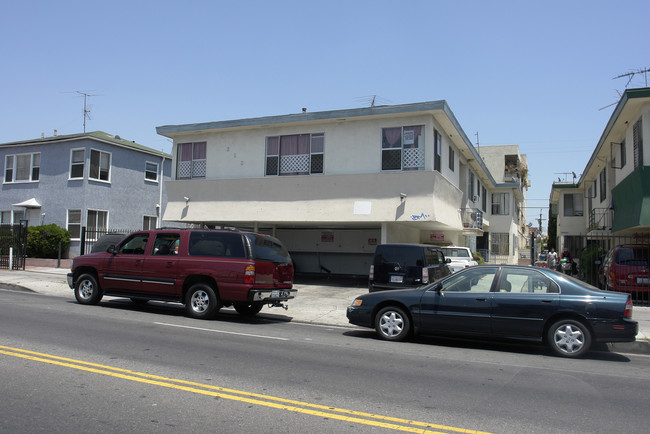 212 N Normandie Ave in Los Angeles, CA - Building Photo - Building Photo