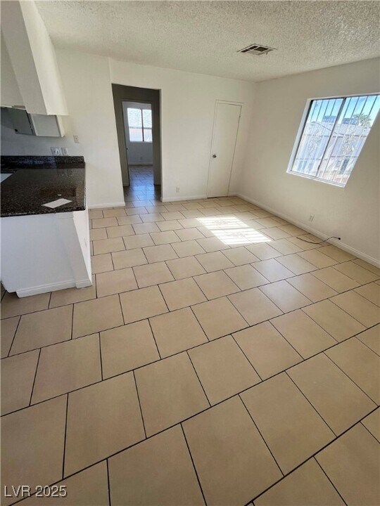 307 Eastminister Ct in Henderson, NV - Building Photo