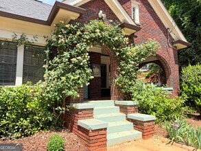 557 Manford Rd SW in Atlanta, GA - Building Photo - Building Photo