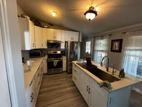 11026 Redwood Rd in Pinon Hills, CA - Building Photo - Building Photo