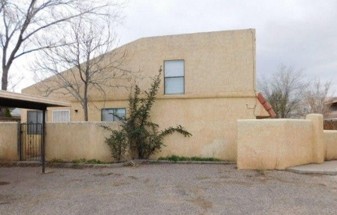 114 Sandia Rd NW in Albuquerque, NM - Building Photo