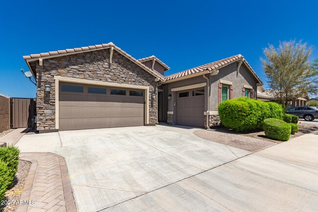 property at 21684 S 213th St