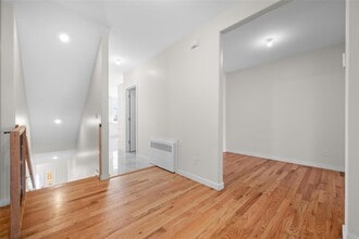 4 Market St in Bloomingburg, NY - Building Photo - Building Photo