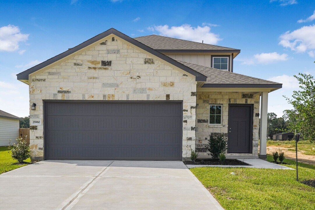 25980 Liberation Rd in Cleveland, TX - Building Photo