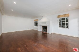 139 S Anita Ave in Los Angeles, CA - Building Photo - Building Photo