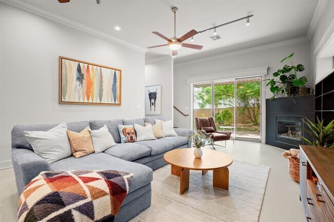 2013 Ashby Ave in Austin, TX - Building Photo - Building Photo