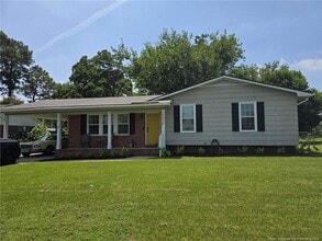 1354 Camelot Dr in Fayetteville, NC - Building Photo - Building Photo