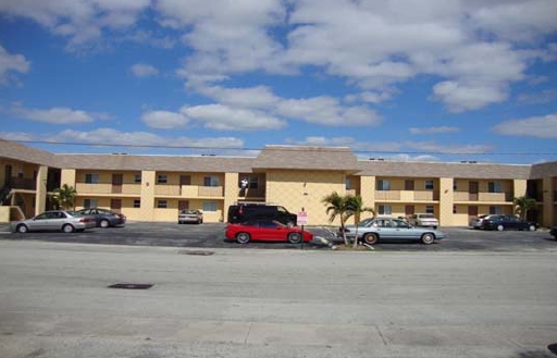 Sunrise Portfolio LLC (5941) in Fort Lauderdale, FL - Building Photo