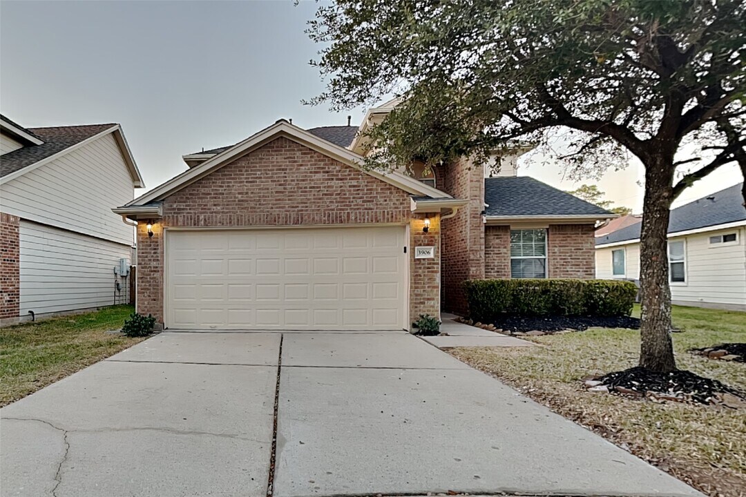 3906 Falvel Shadow Creek Dr in Spring, TX - Foto de edificio