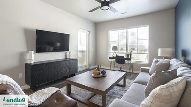 2445 Estrella Pkwy in Goodyear, AZ - Building Photo - Building Photo