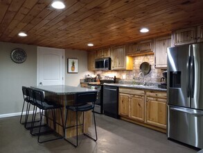 487 Kentucky Ave in Bluff City, TN - Building Photo - Building Photo