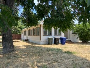 3204 6th St in Ceres, CA - Foto de edificio - Building Photo