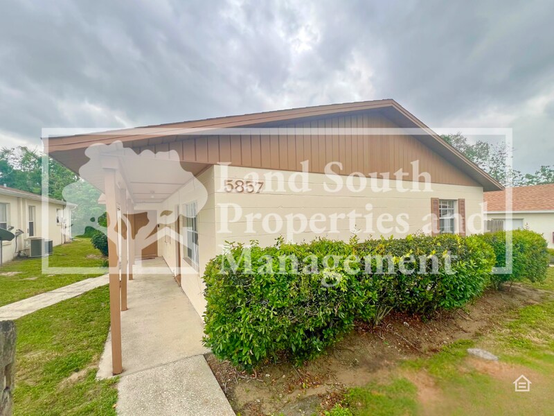 5857 Charlton Dr in Lakeland, FL - Building Photo