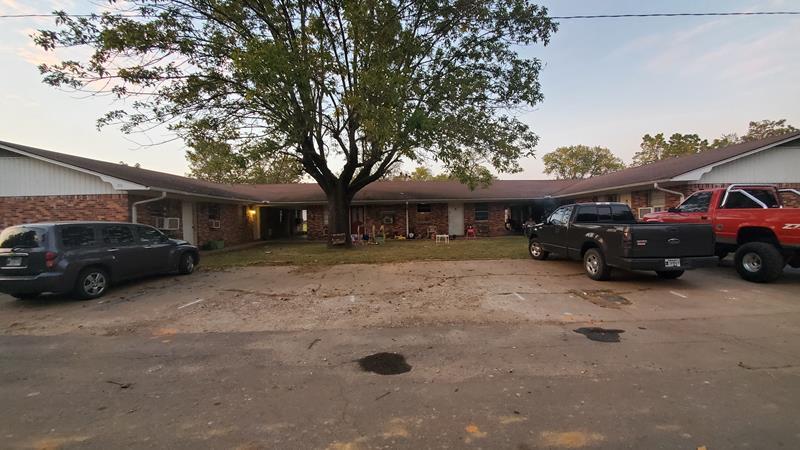 100 Reynolds St in Mulberry, AR - Building Photo