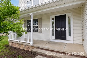 814 Lost Pond Pkwy in Chardon, OH - Building Photo - Building Photo