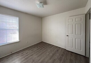 3402 Cantabrian Dr, Unit D in Killeen, TX - Foto de edificio - Building Photo