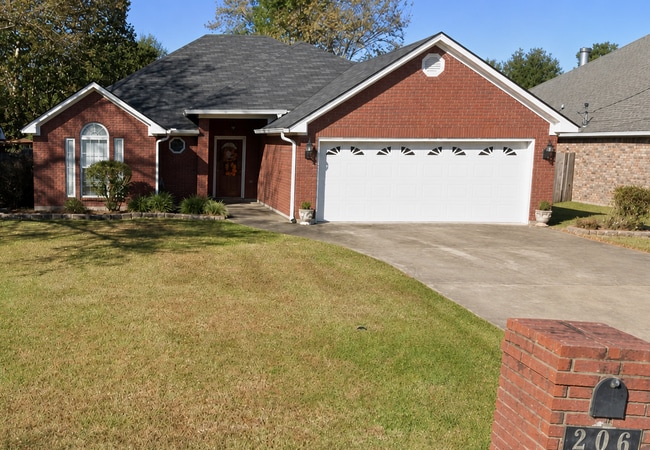 property at 206 Vail Dr