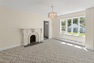 76 Elm Ave in Glen Cove, NY - Building Photo - Building Photo