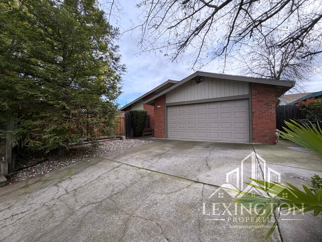 property at 11012 Rainbow River Ct