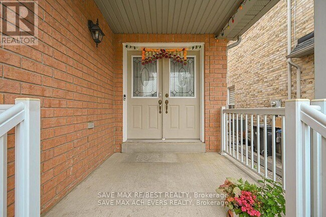 21 Riverplace Crescent in Brampton, ON - Building Photo - Building Photo
