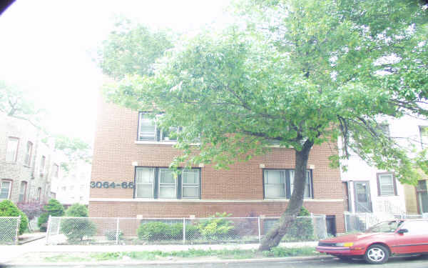 3064-3066 E 79th St in Chicago, IL - Foto de edificio - Building Photo