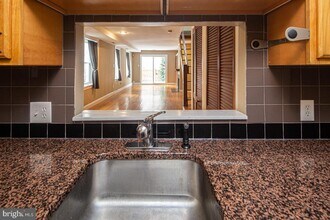 558 N 16th St-Unit -2 in Philadelphia, PA - Building Photo - Building Photo