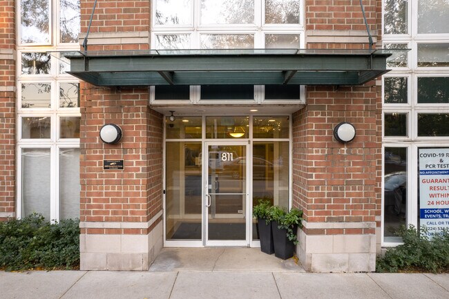 Northlight Condominiums in Evanston, IL - Building Photo - Building Photo